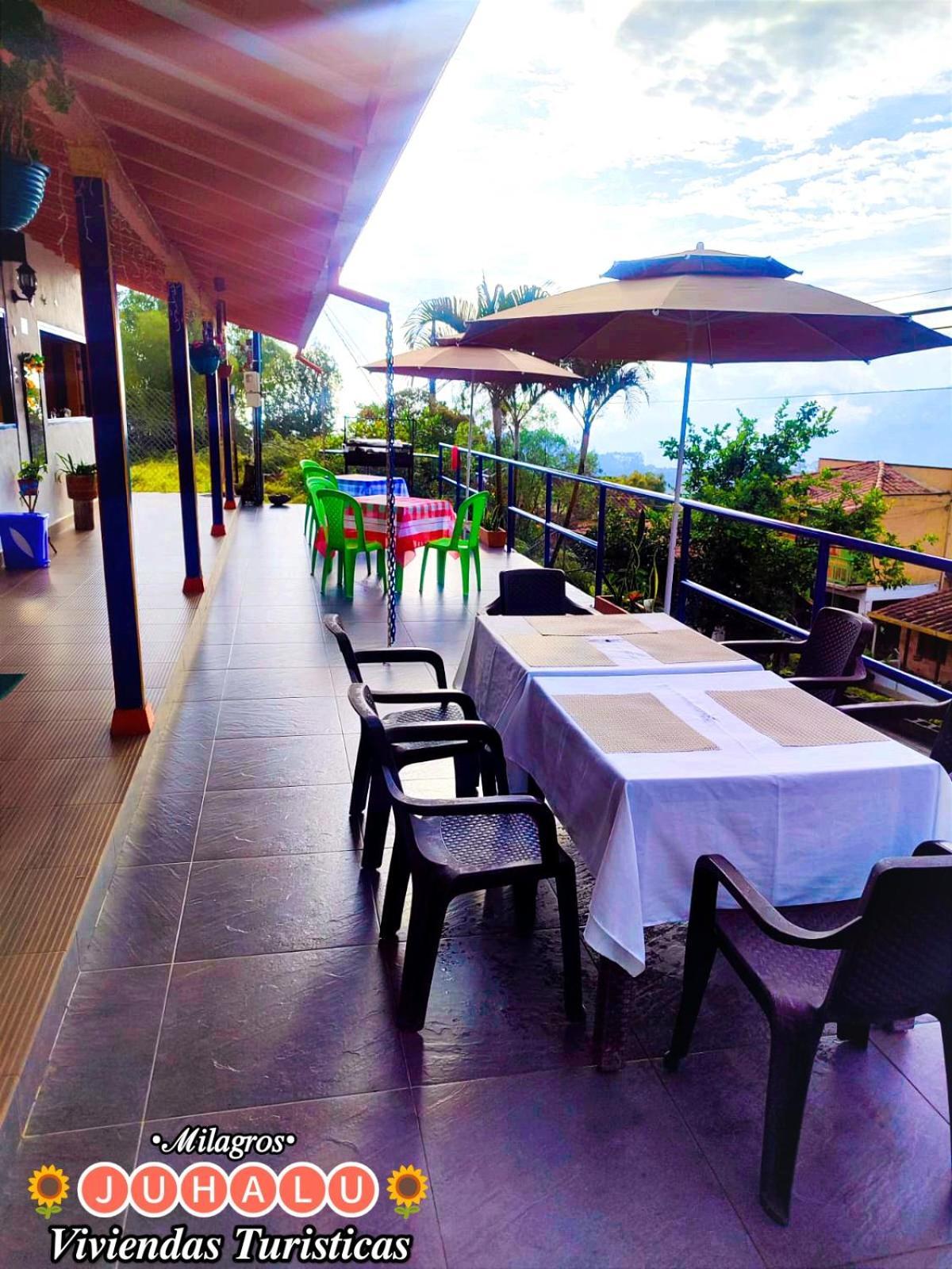 ᒍᑌᕼᗩᒪᑌ Hotel Jericoc  Kültér fotó