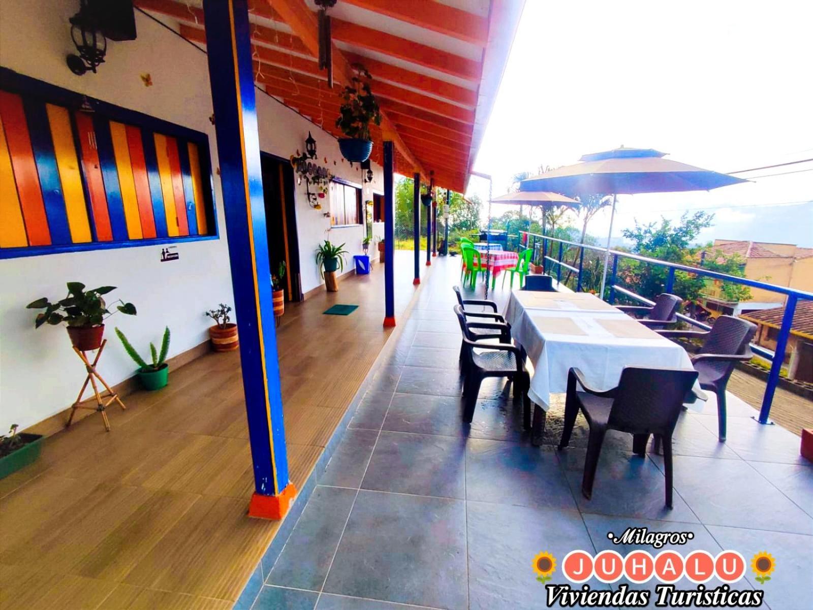 ᒍᑌᕼᗩᒪᑌ Hotel Jericoc  Kültér fotó