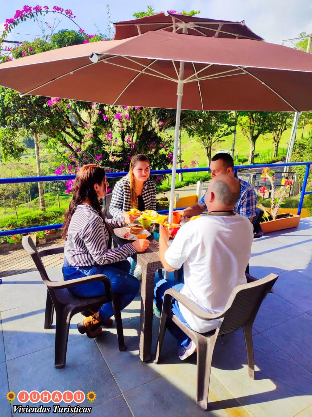 ᒍᑌᕼᗩᒪᑌ Hotel Jericoc  Kültér fotó